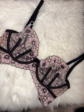 For love and lemons bra size small